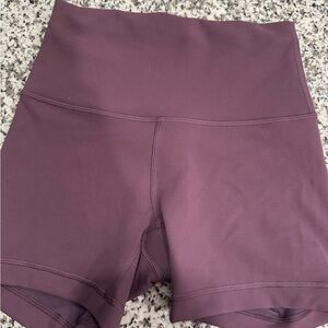 Lululemon wundertrain contour fit shorts in grape thistle size 4